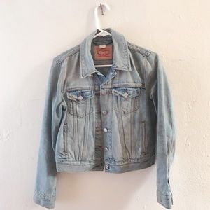 Levi’s women’s Original Trucker Jacket